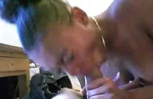 XXX బస్టీ milf లో ఆమె మొదటి శృంగార