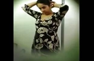 XXX పోతున్నాము ఎస్కేప్ మరియు ఆమె మానభంగం