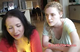XXX ఇంట్లో తయారు టీస్ తాగిన రష్యన్ అమ్మాయి