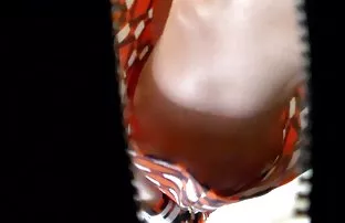 XXX Spread her legs ముందు పెద్ద మొడ్డ