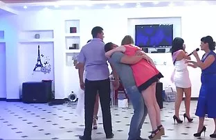 XXX సోదరి ఇవ్వాలని సోదరుడు డబ్బు కోసం