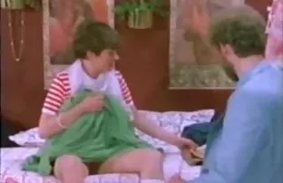 XXX ఫెయిర్-బొచ్చు గర్ల్ ప్రయత్నించండి నిర్ణయించుకుంది ఒక చాక్లెట్ మొడ్డ మొదటి సారి