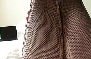 XXX పిరికి యువకుడు ప్రయత్నిస్తుంది సెక్స్ రుచి