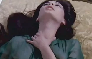 XXX ఫక్ లో ఒక ఇరుకైన పాయింట్ titted నల్లటి జుట్టు గల స్త్రీని